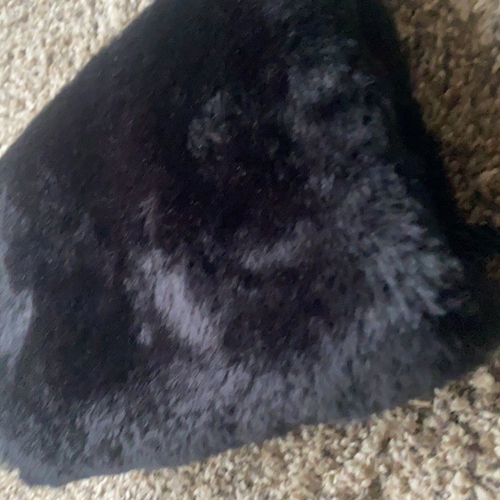 American Girl womans fancy back fur muff gloves Black